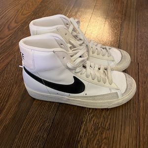 NIKE BLAZERS HIGH TOP MID ‘77 SNEAKERS